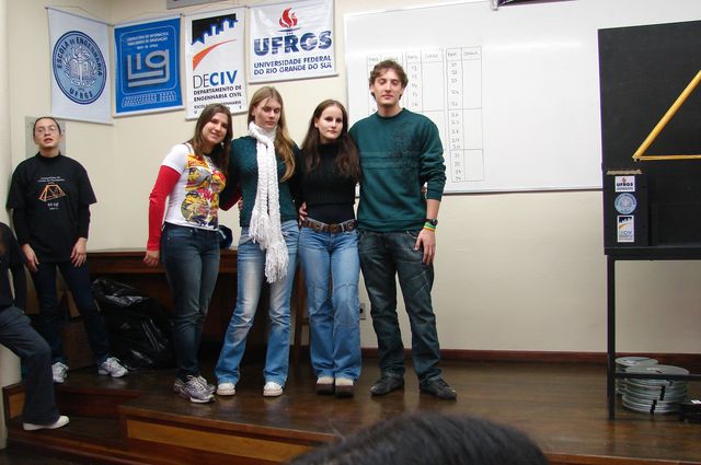 grupo06_04