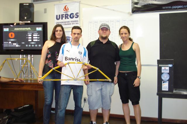 grupo08_03